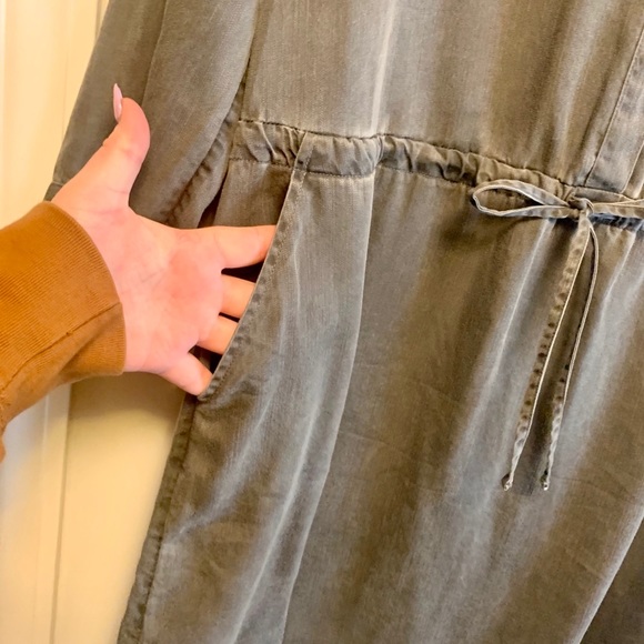 Grey Dress - Picture 3 of 5